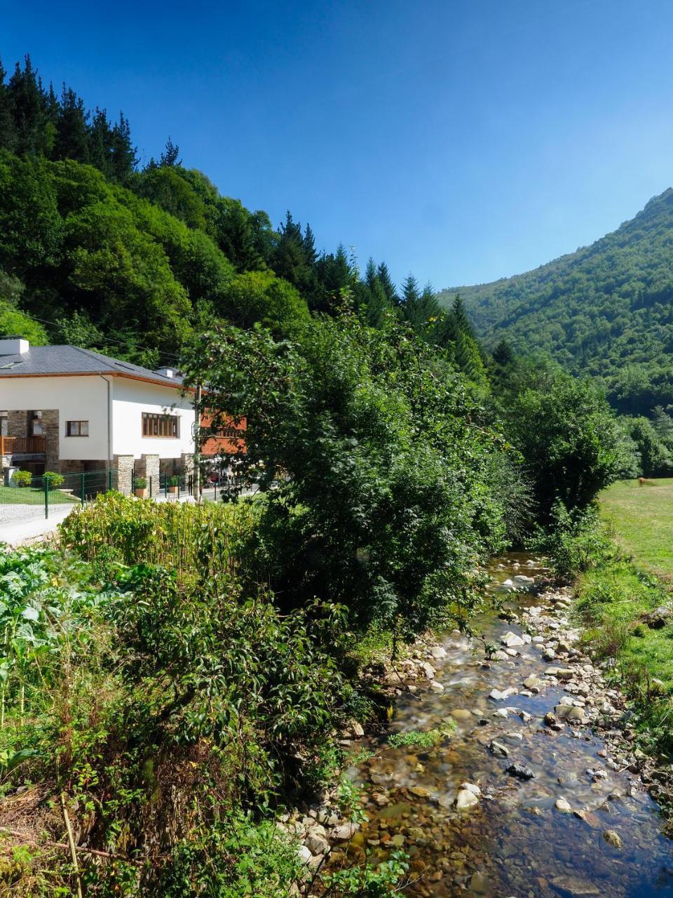 Hotel Rural Las Montanas De Pumar Besullo Екстериор снимка