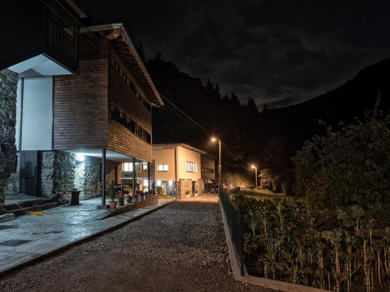 Hotel Rural Las Montanas De Pumar Besullo Екстериор снимка